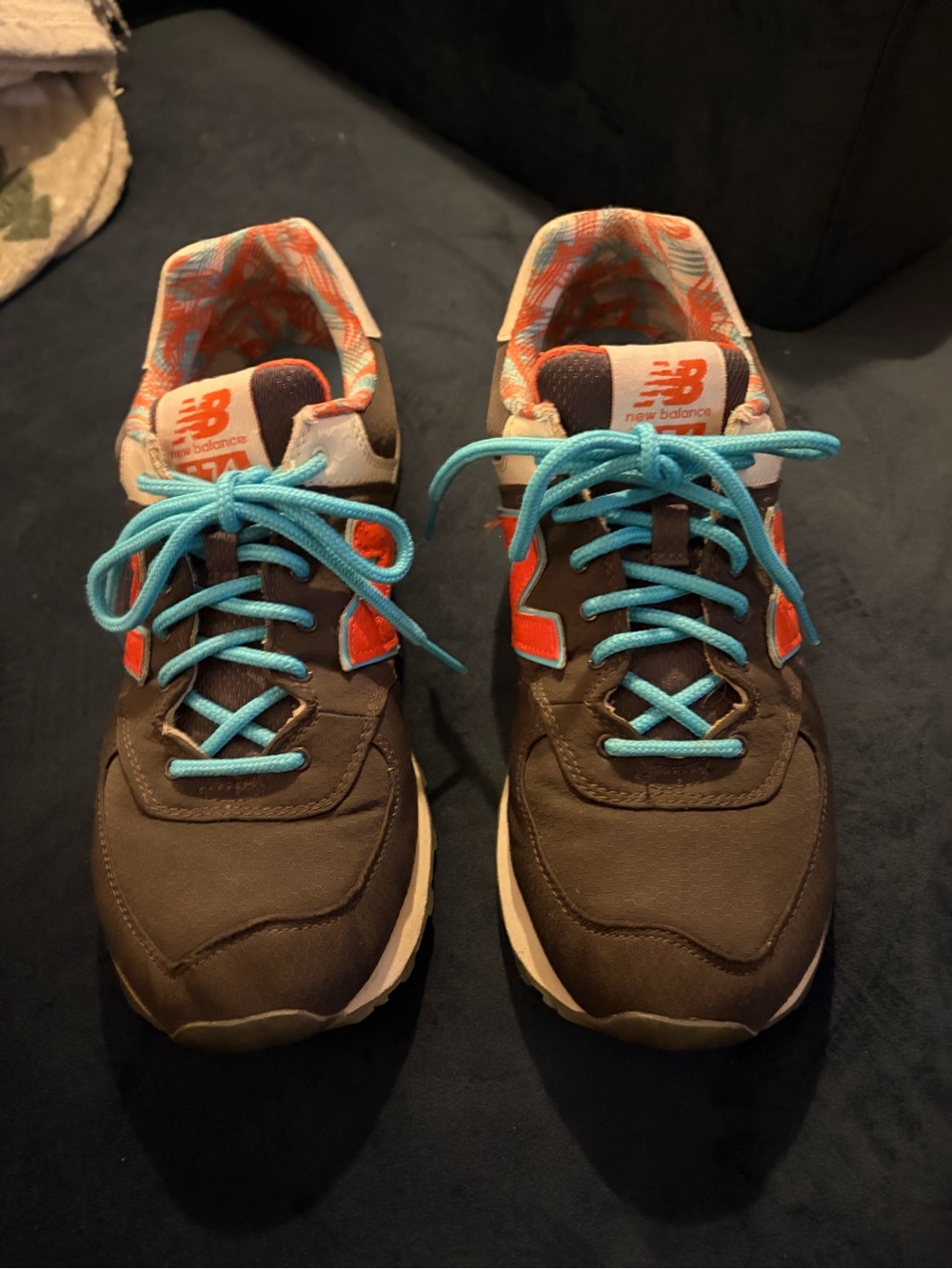 New Balance 574 Athletic Sneakers with Turquoise Accents Men’s 8 1/2